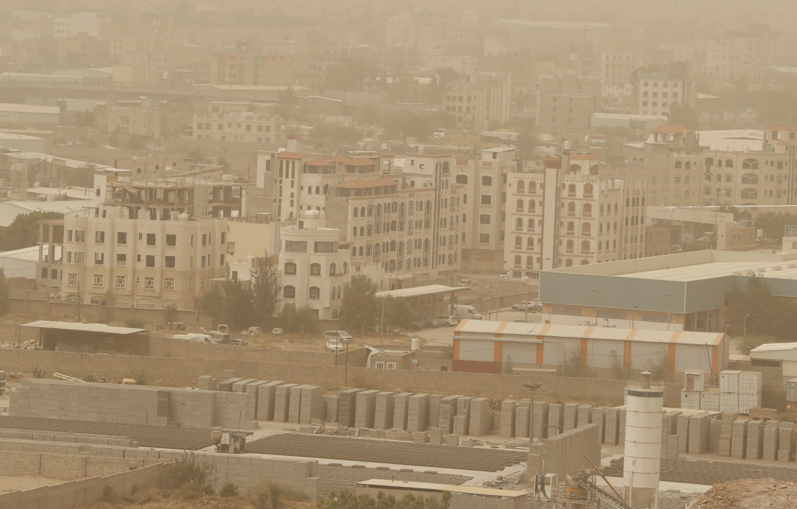 Burza piaskowa w Jemenie EPA/YAHYA ARHAB 