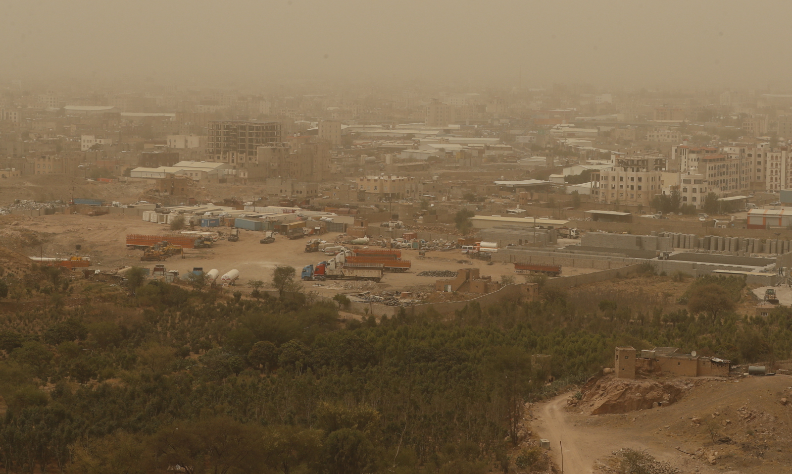 Burza piaskowa w Jemenie EPA/YAHYA ARHAB 