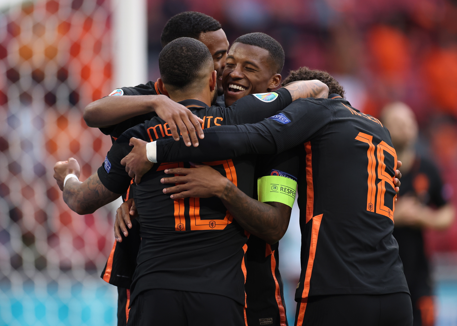 Euro 2020, radość Holendrów po wygranym meczu EPA/Kenzo Tribouillard / POOL 