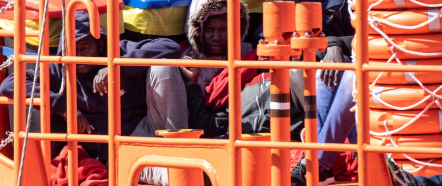 Migranci z Morza Śródziemnego uratowani fot. EPA/ANGEL MEDINA G.