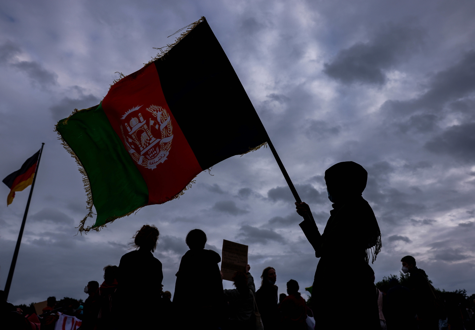 Protesty poparcia dla Afgańczyków fot.  EPA/FILIP SINGER