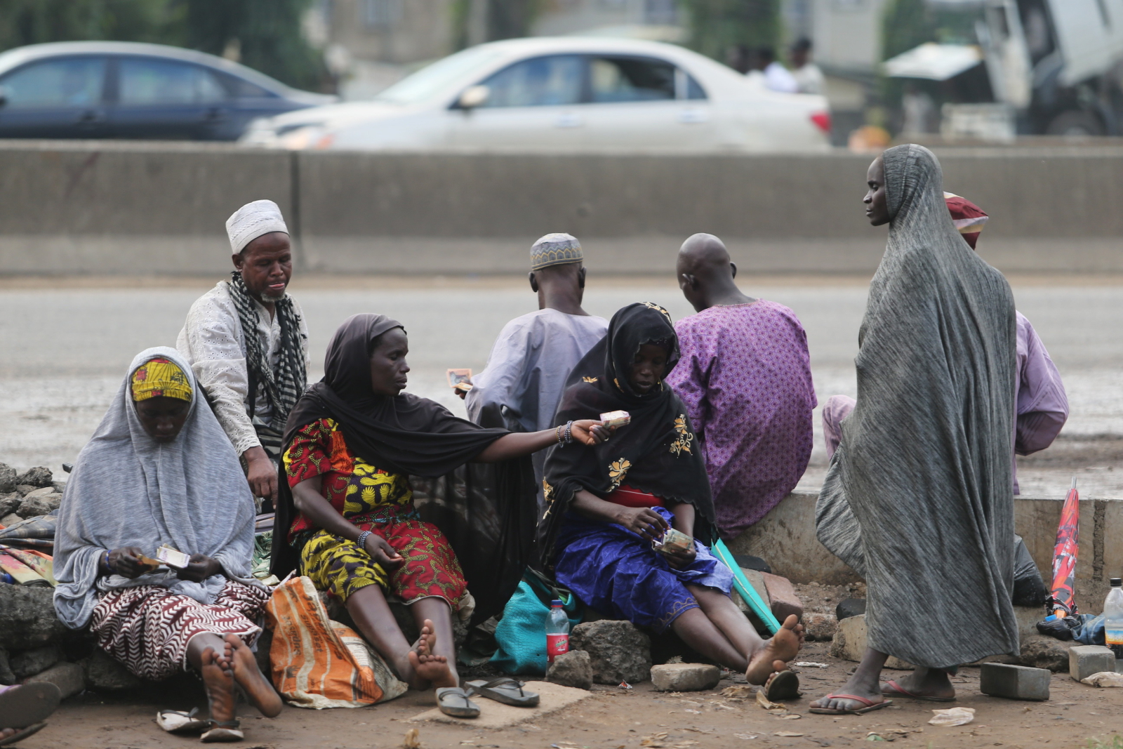 Żebracy w Lagos fot. EPA/AKINTUNDE AKINLEYE 