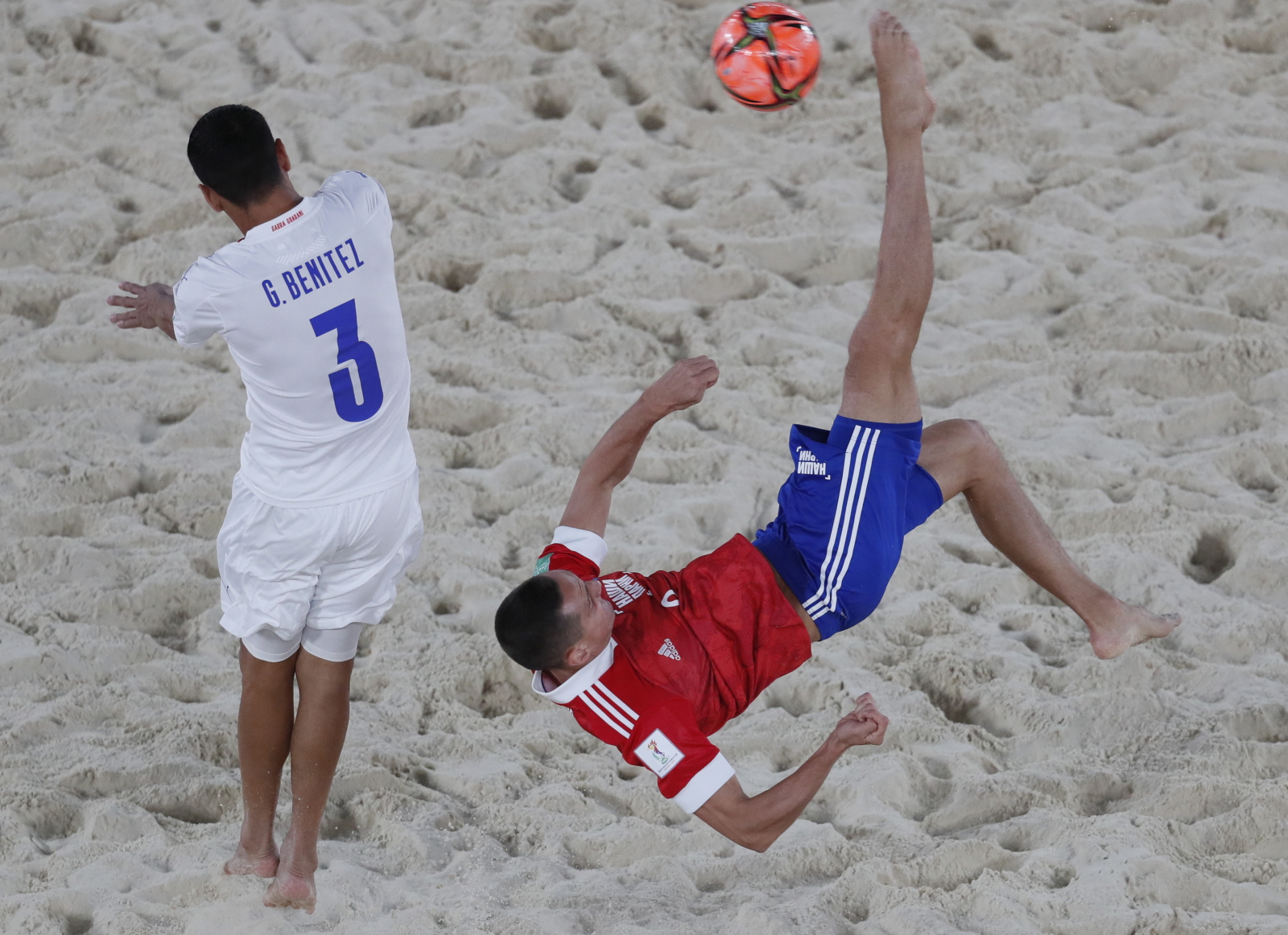 Siatkówka plażowa fot. EPA/YURI KOCHETKOV