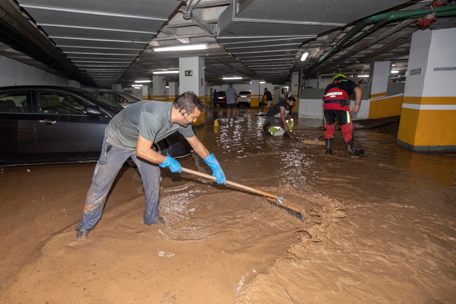 Ogromne powodzie w Hiszpanii fot. EPA/MARCIAL GUILLEN 