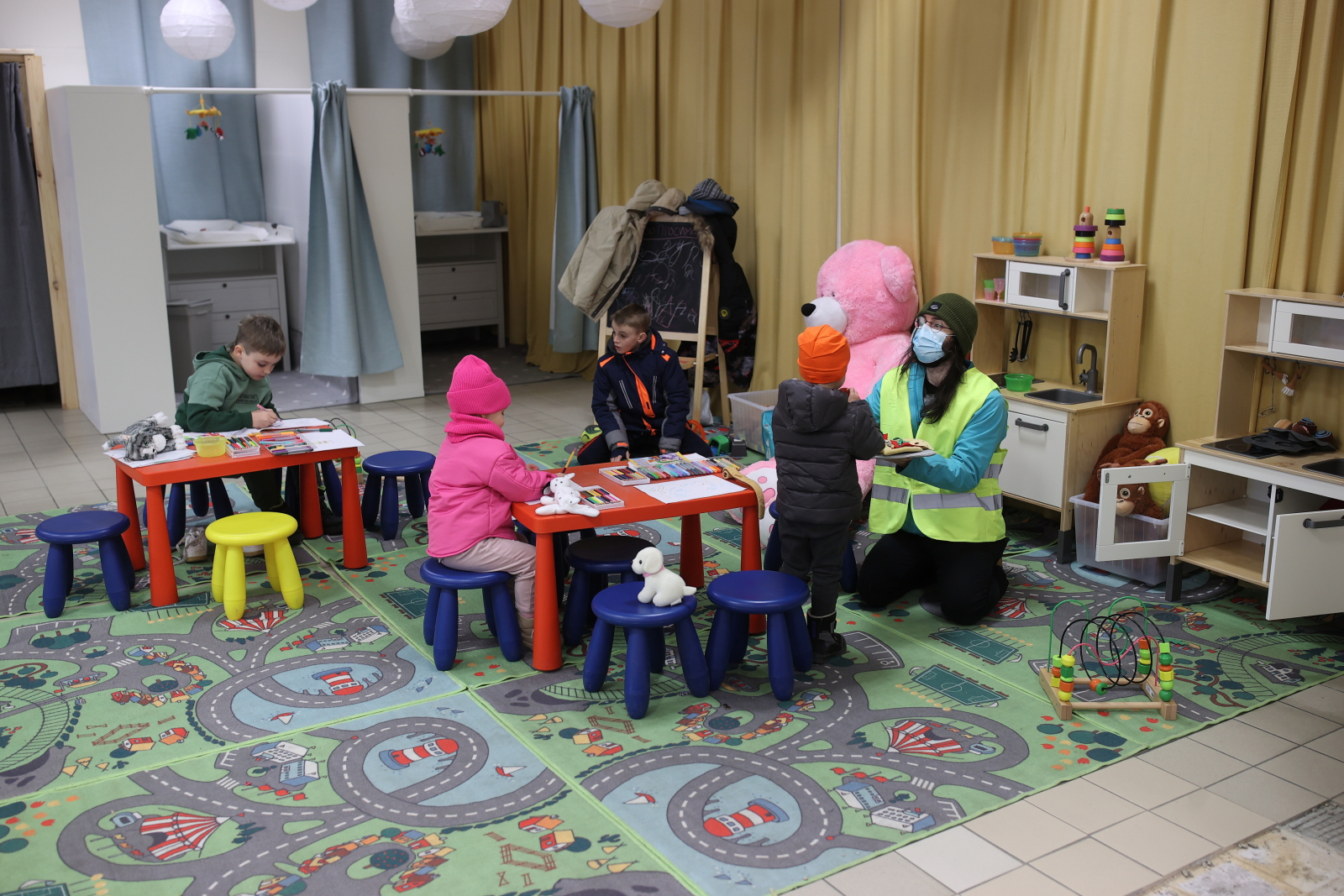 Des enfants ukrainiens sont partis en vacances organisés par Charita à Sandomierz