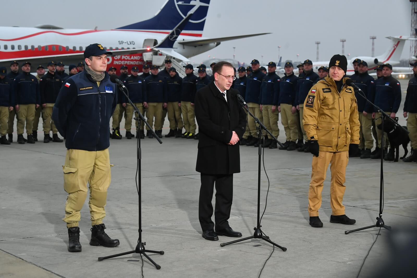 Powitanie polskich strażaków po powrocie z misji w Turcji [+GALERIA]