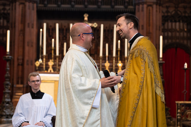 Ks. Bartek Rajewski: podjęliśmy pionierską współpracę z Kościołem anglikańskim [PODKAST]