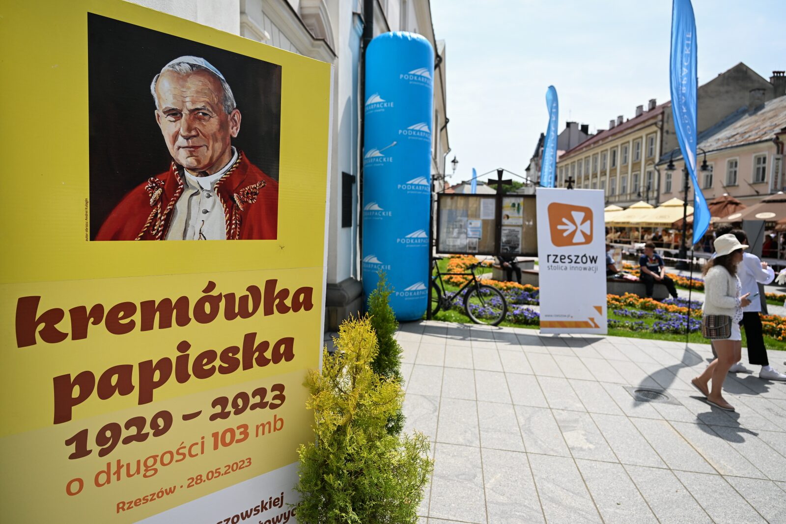 Przejedzeni kremówkami [FELIETON]