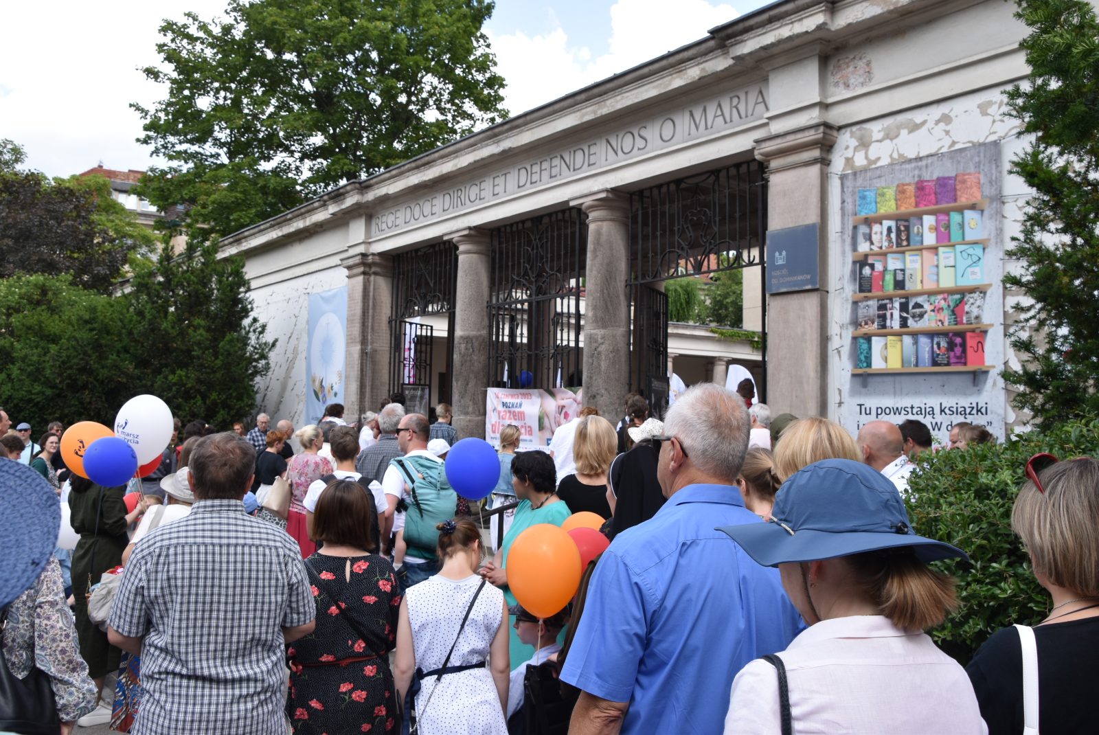 Poznań: w Archidiecezjalnym Marszu dla Życia udział wzięło 2 tysiące osób [+GALERIA]