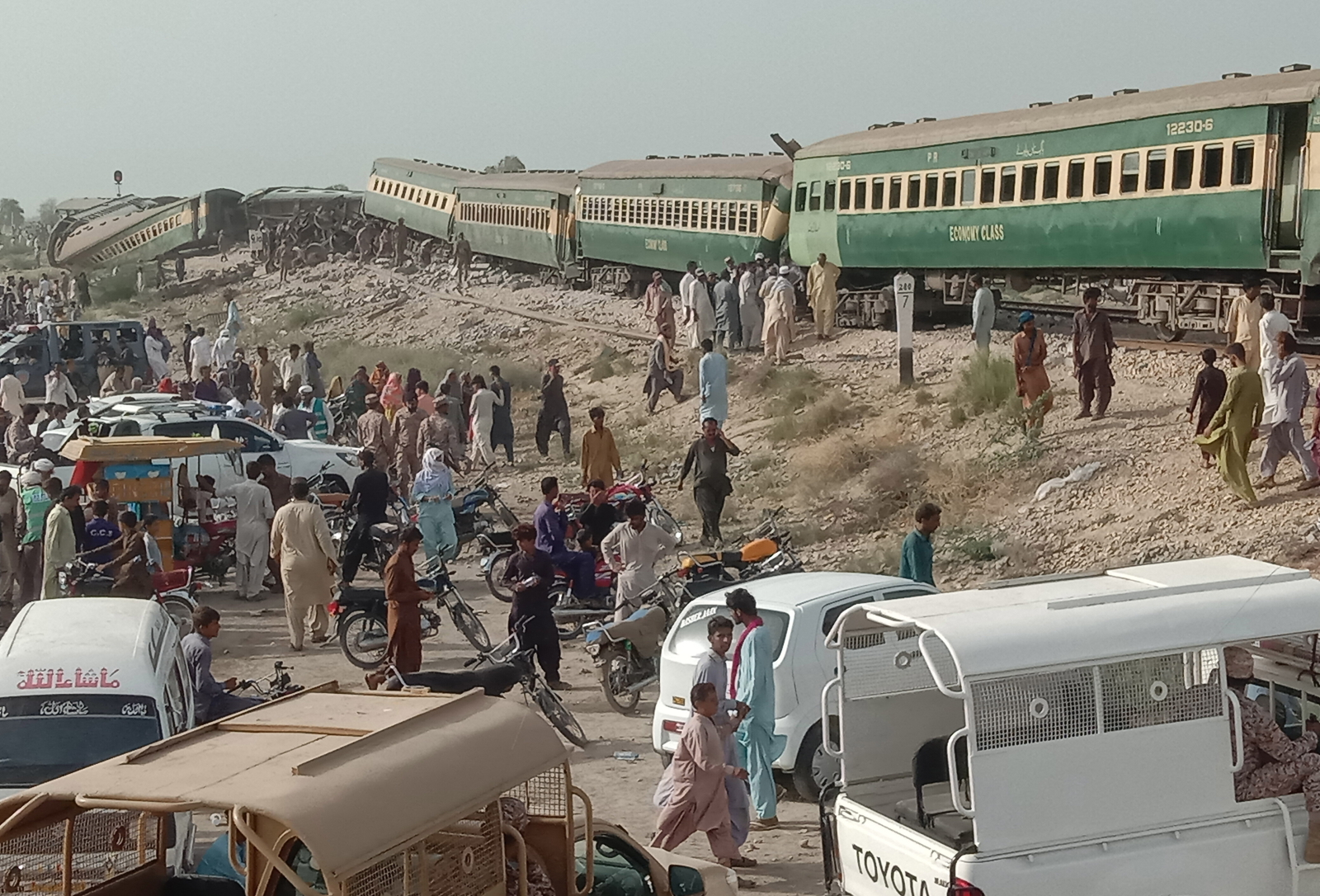 Katastrofa kolejowa w Pakistanie [+GALERIA]