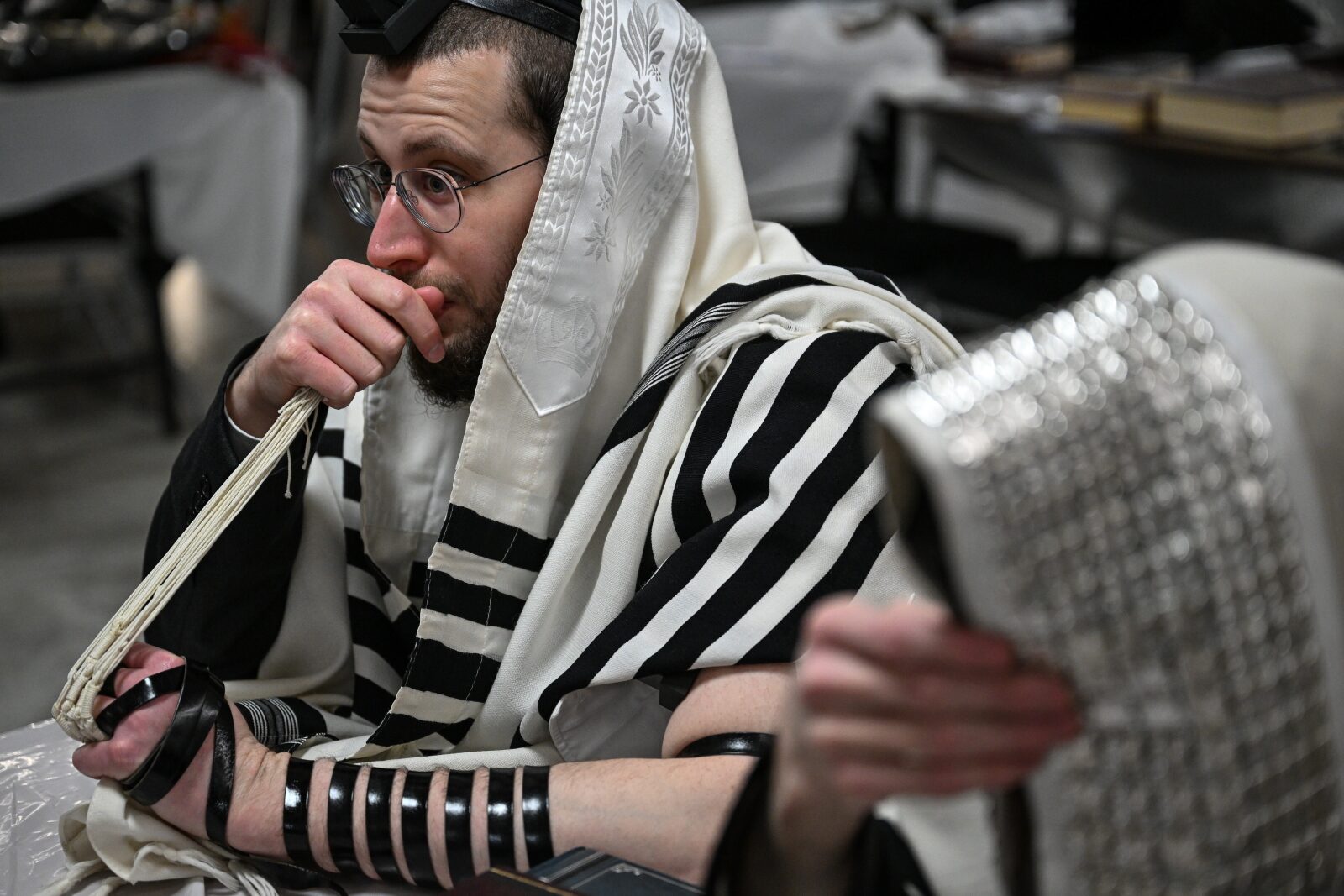 Jak Żydzi pamiętają o zmarłych? [+WIDEO]