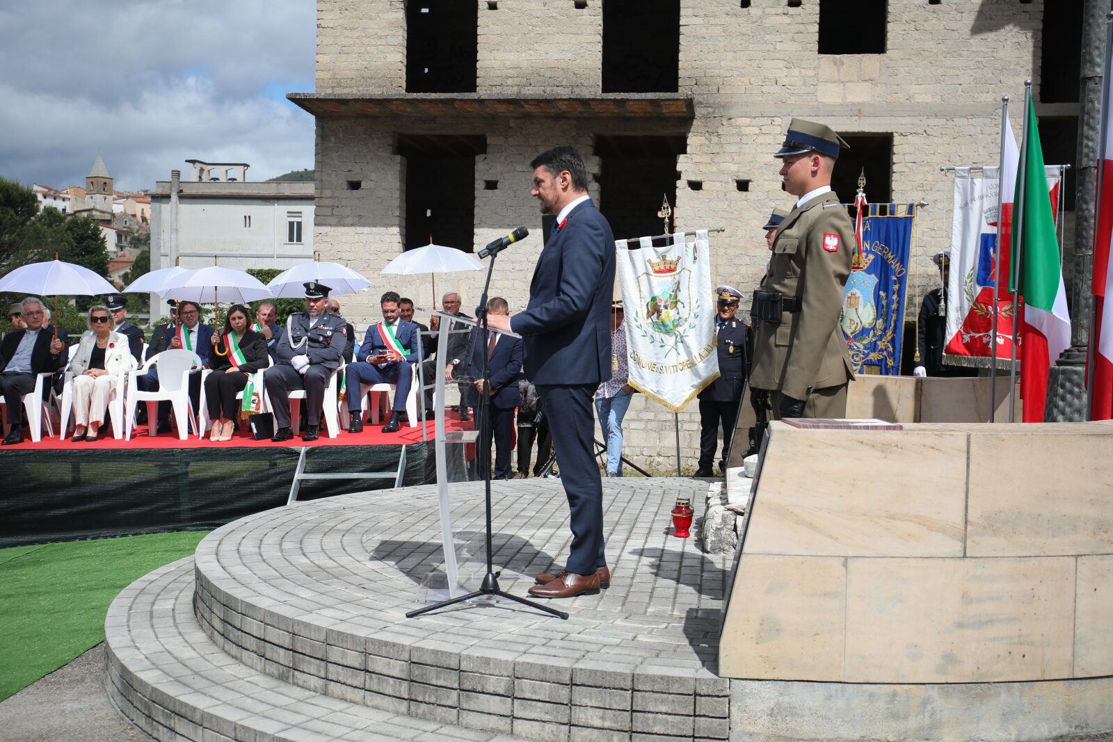 Włochy: oddano hołd żołnierzom 2. Korpusu Polskiego poległym pod Monte Cassino [+GALERIA]