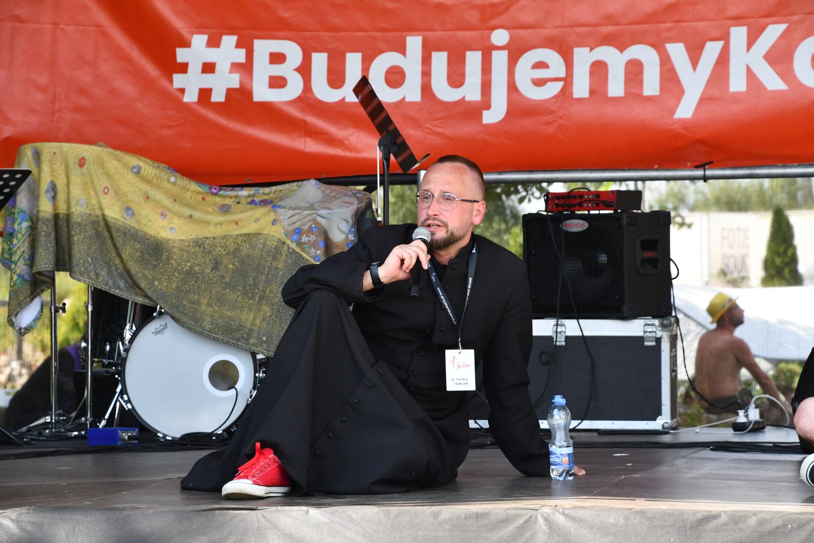 Nadzieja rodzi się w dialogu – ks. Tomasz Trzaska w rozmowie o Przystanku Jezus