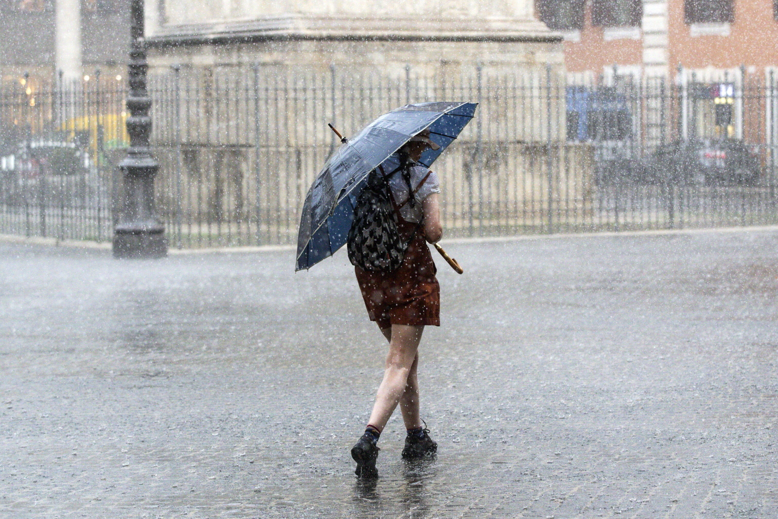 Hiszpania: ostrzeżenia w związku z intensywnymi opadami i powodziami
