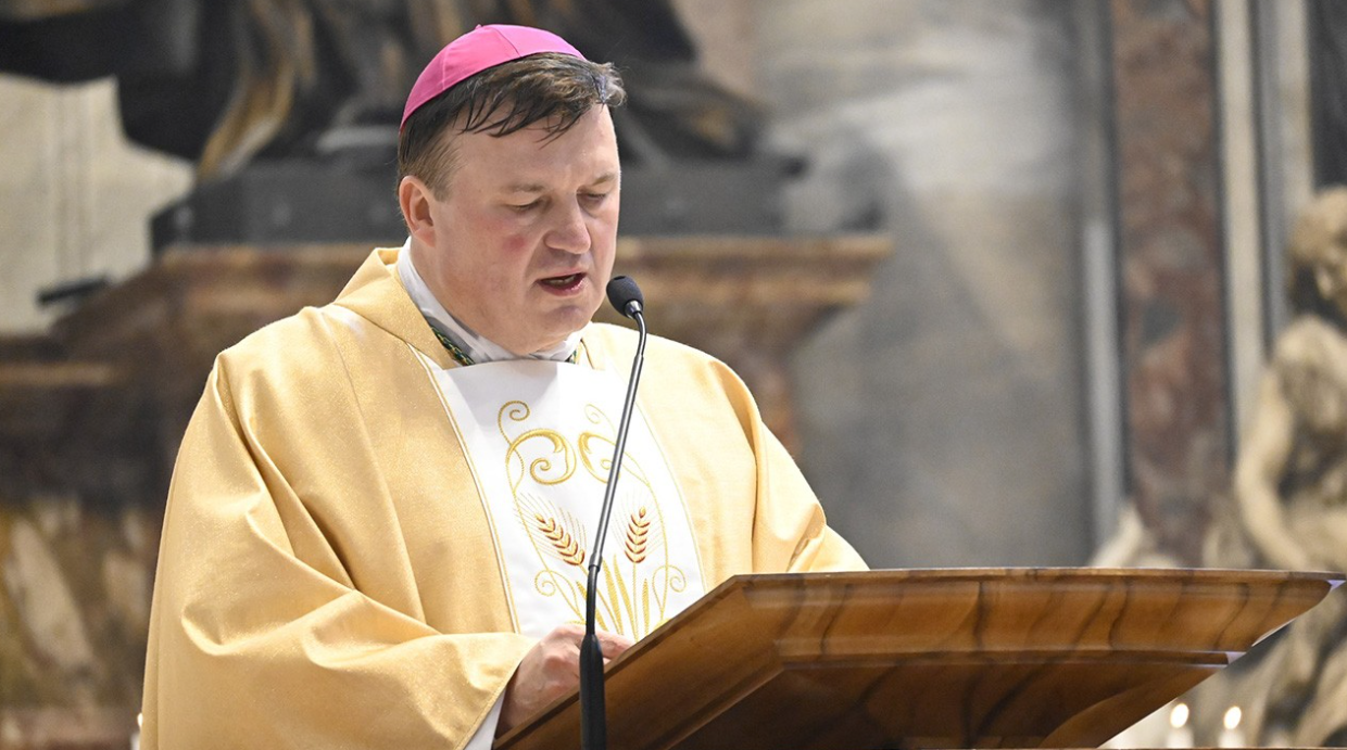 Bp Nykiel: Jezus nie dokonuje odkupienia złotą kartą kredytową, ale własną krwią