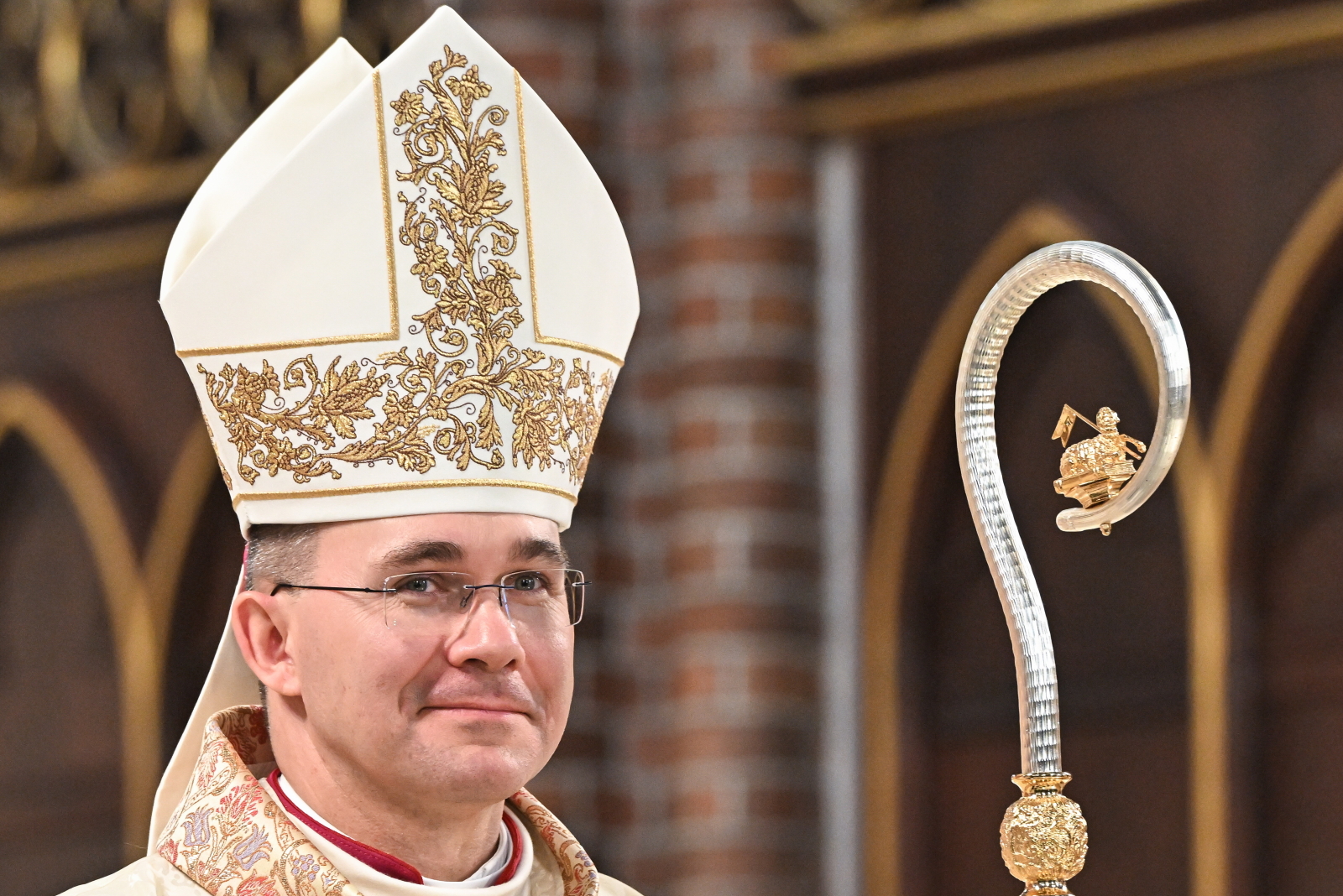 Sakra biskupia ks. Sztajerwalda. Dzięki biskupom każdy ma pewność, iż otrzyma w Kościele prawdę i łaskę