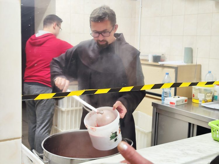 W Polsce żyje w tej chwili 28 tysięcy osób konsekrowanych