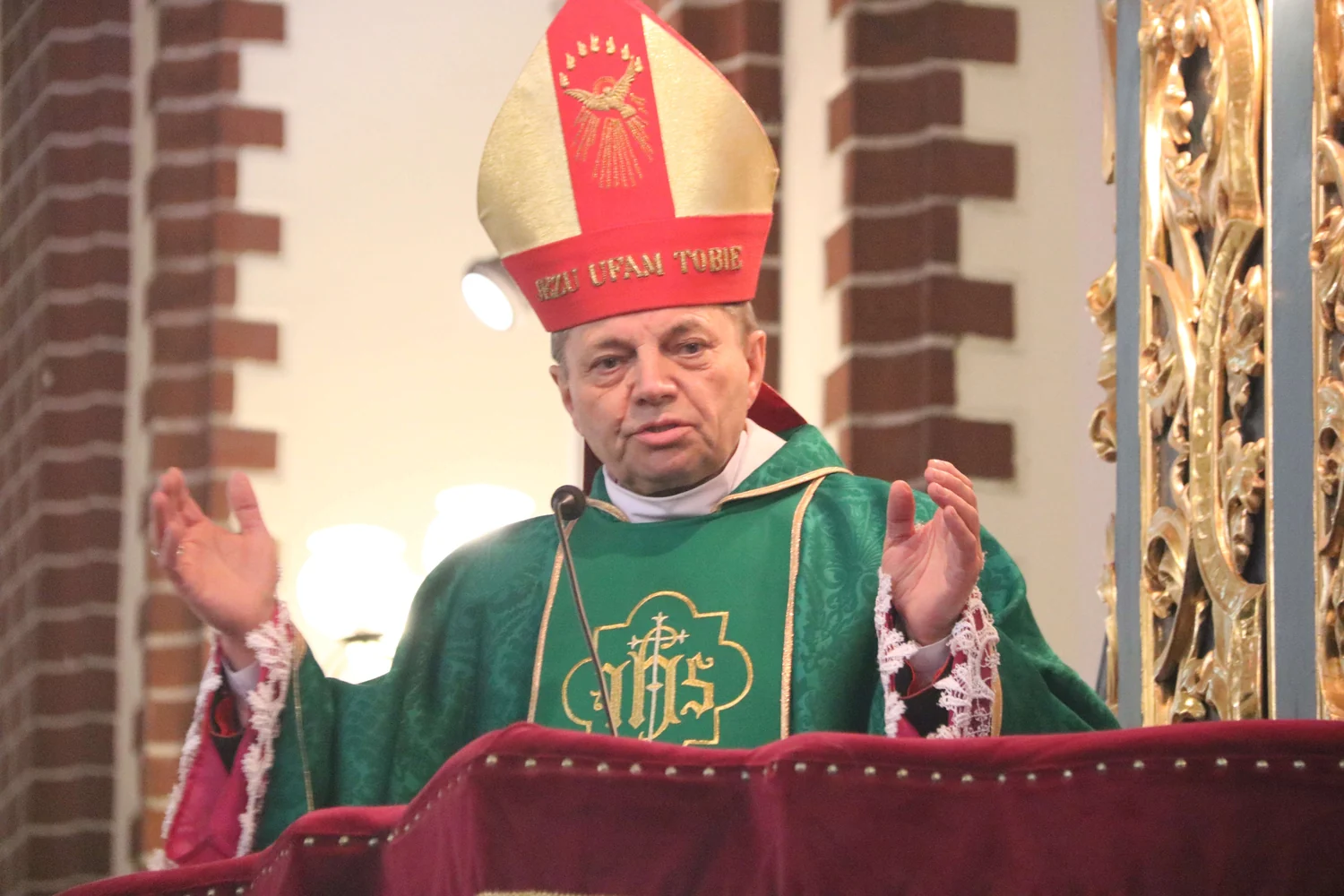 Bp Dubrawski w Sycowie: tylko Słowo Boże może nas uleczyć