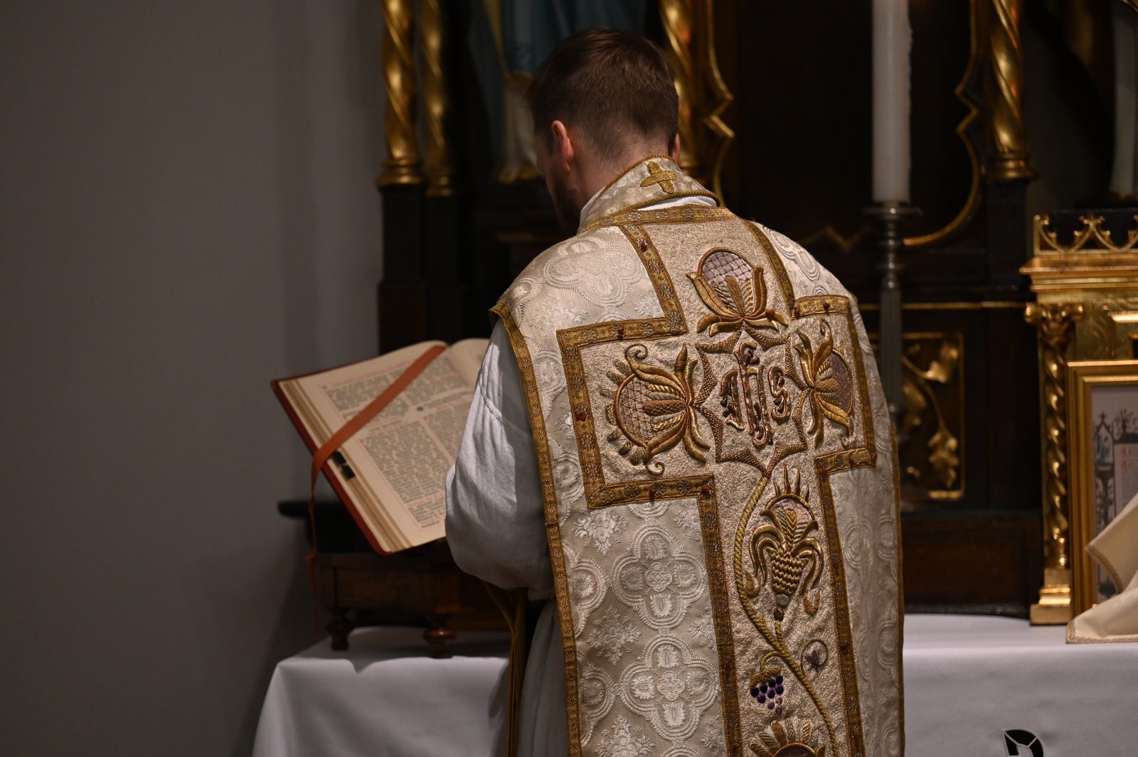 Kard. Sarah: podział wokół tradycyjnej liturgii to „prawdziwy i autentyczny grzech”
