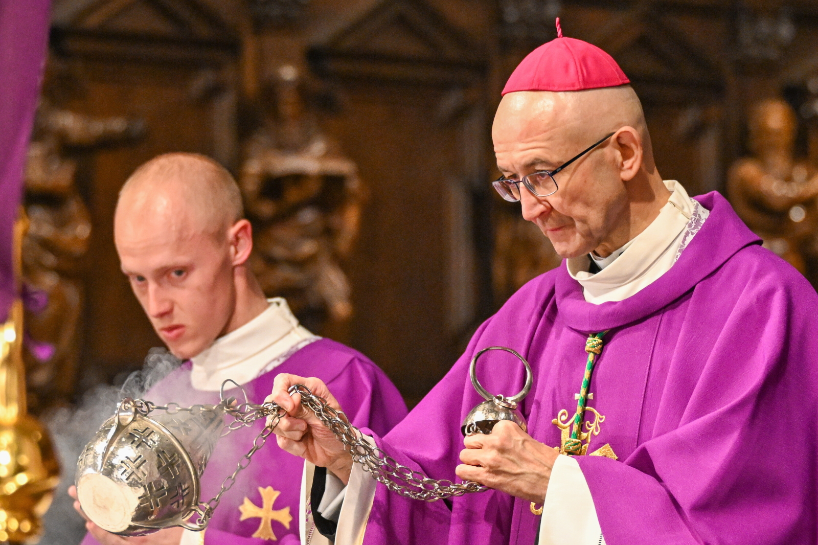 W archikatedrze warszawskiej modlono się w intencji ofiar katastrofy smoleńskiej [+GALERIA]