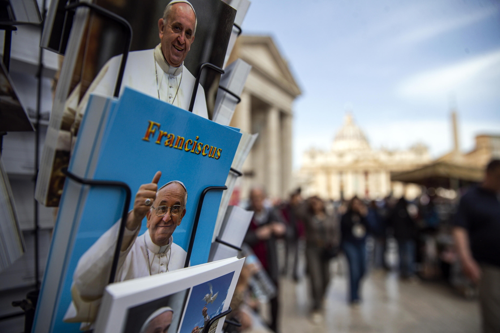 Watykan: rozległ się dzwon bazyliki Świętego Piotra