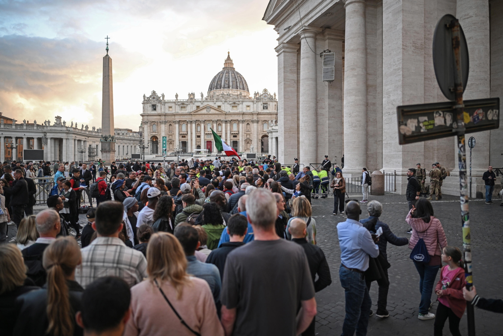 Pożegnanie Franciszka: dotychczas do Bazyliki przybyło ponad 150 tys. osób [+GALERIA]