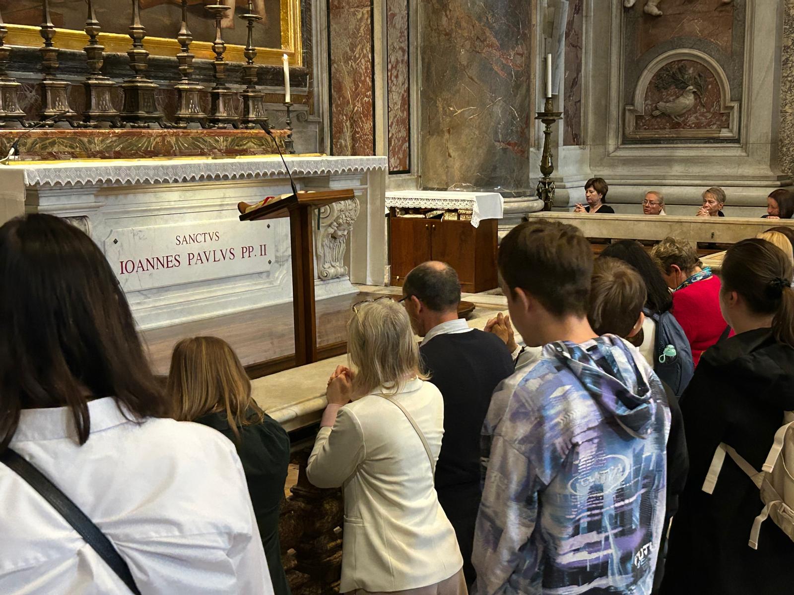 Polacy podczas Mszy św. w Watykanie dziękowali za wybór Leona XIV