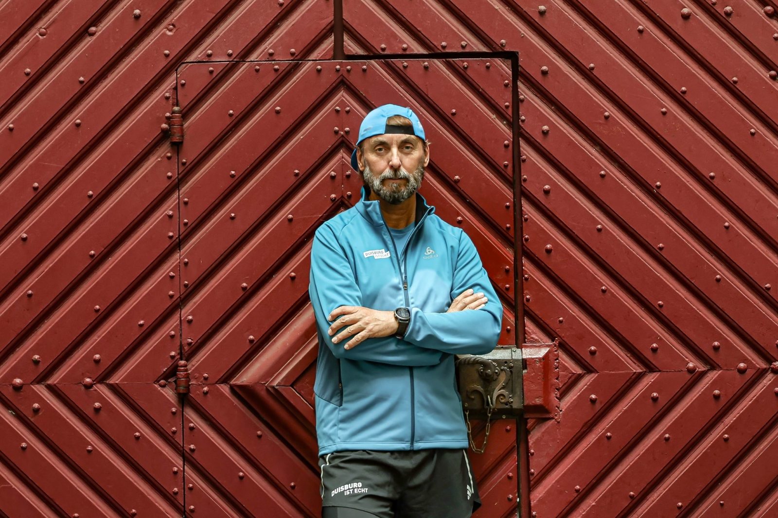 Ksiądz przebiegł 300 maratonów, by zebrać fundusze na biedne dzieci