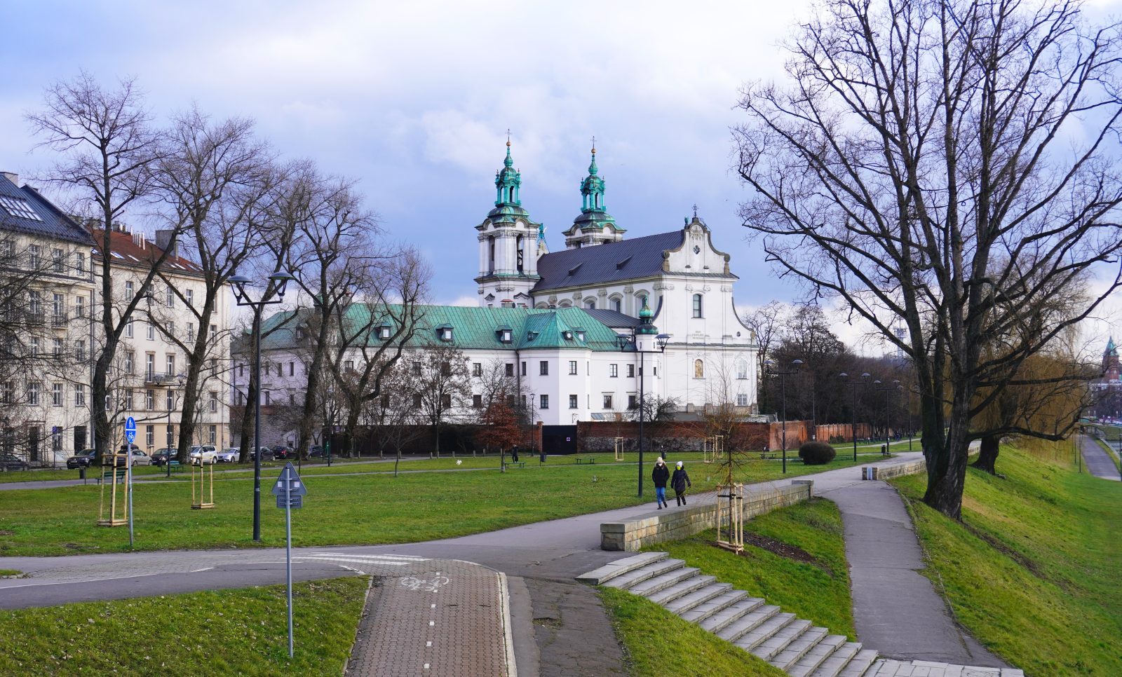 Archidiecezja krakowska popiera zachętę do otwierania kościołów w upały