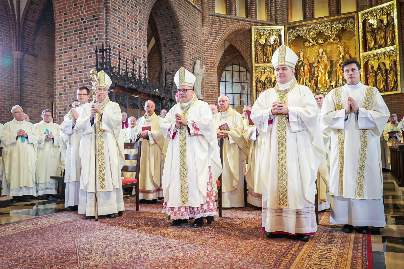 Abp Zbigniew Zieliński podczas ingresu: pozostaję do waszej dyspozycji [+GALERIA]