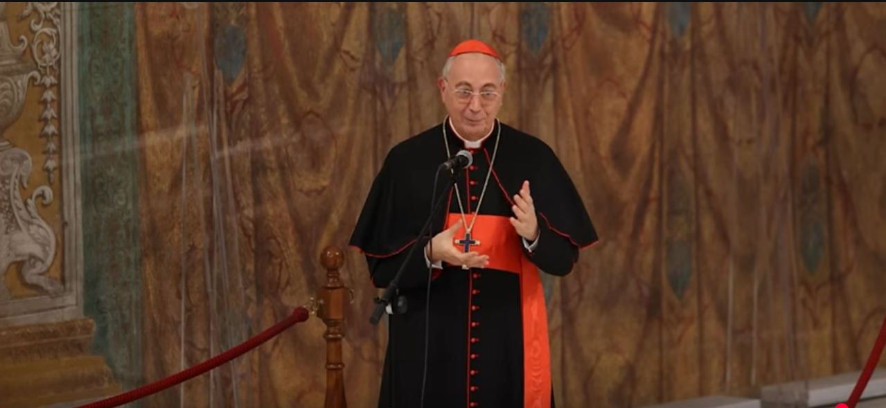 Kim jest kard. Dominique Mamberti, który ogłosi wybór nowego papieża?