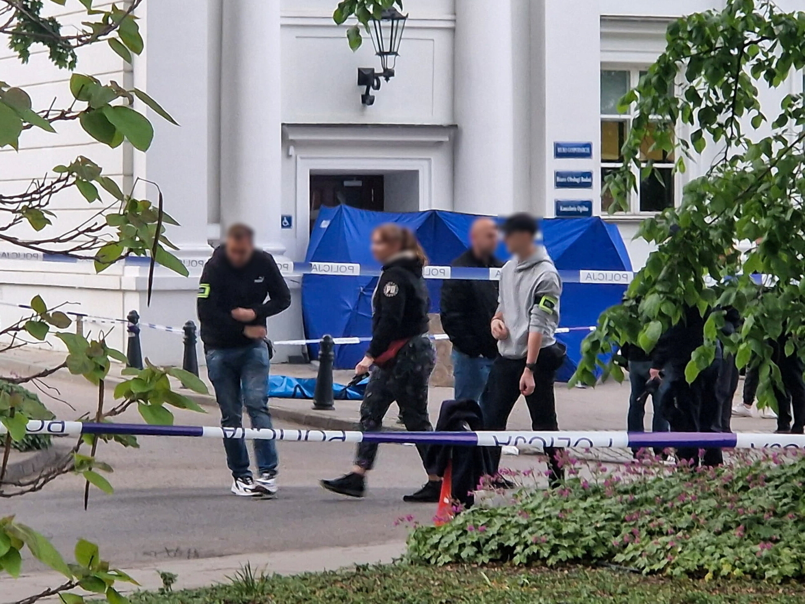 Atak siekierą na Uniwersytecie Warszawskim. Jedna osoba nie żyje, druga ciężko ranna