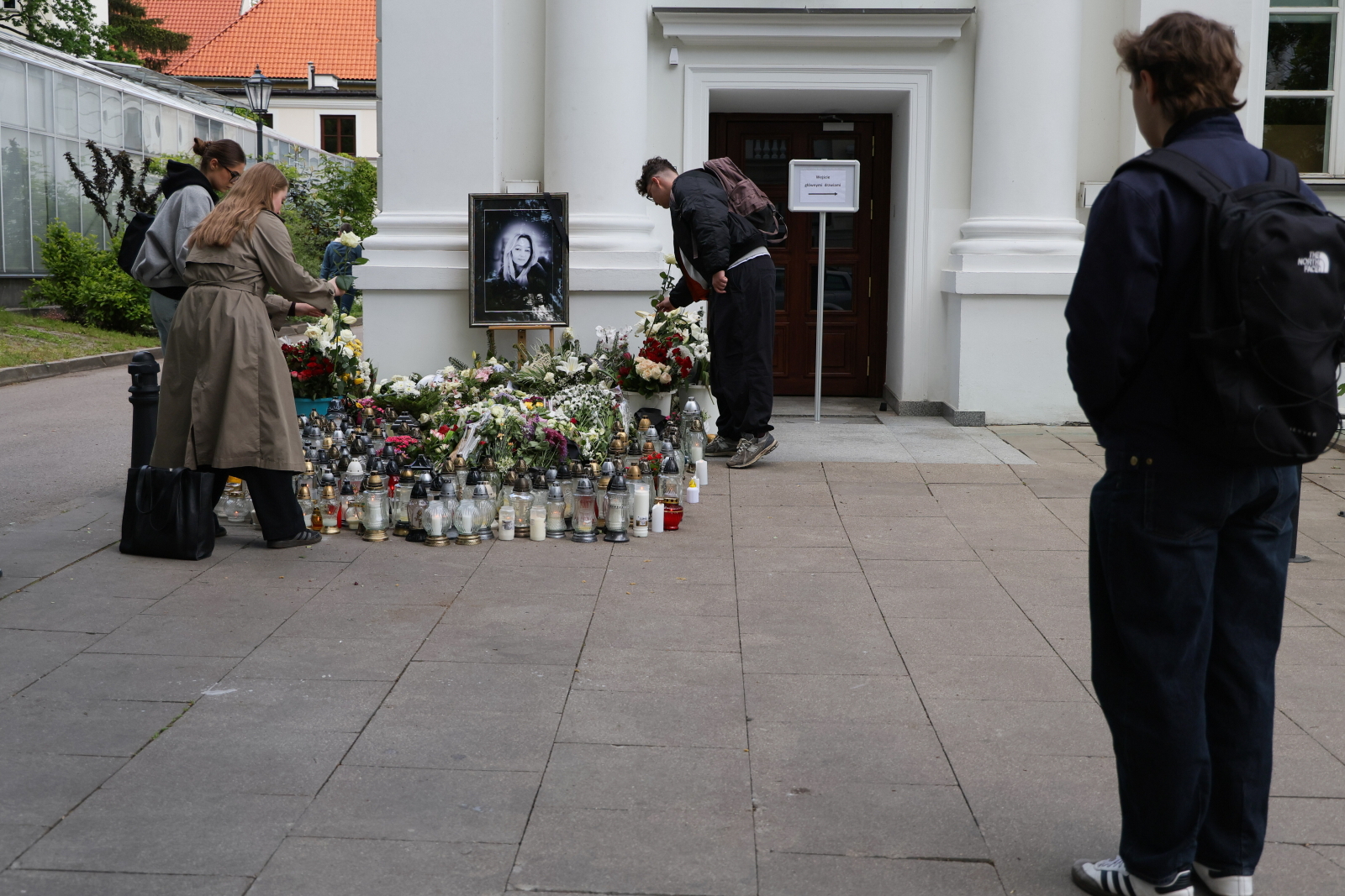 Kanclerz UW: ranny podczas ataku zabójcy z siekierą strażnik jest już w domu