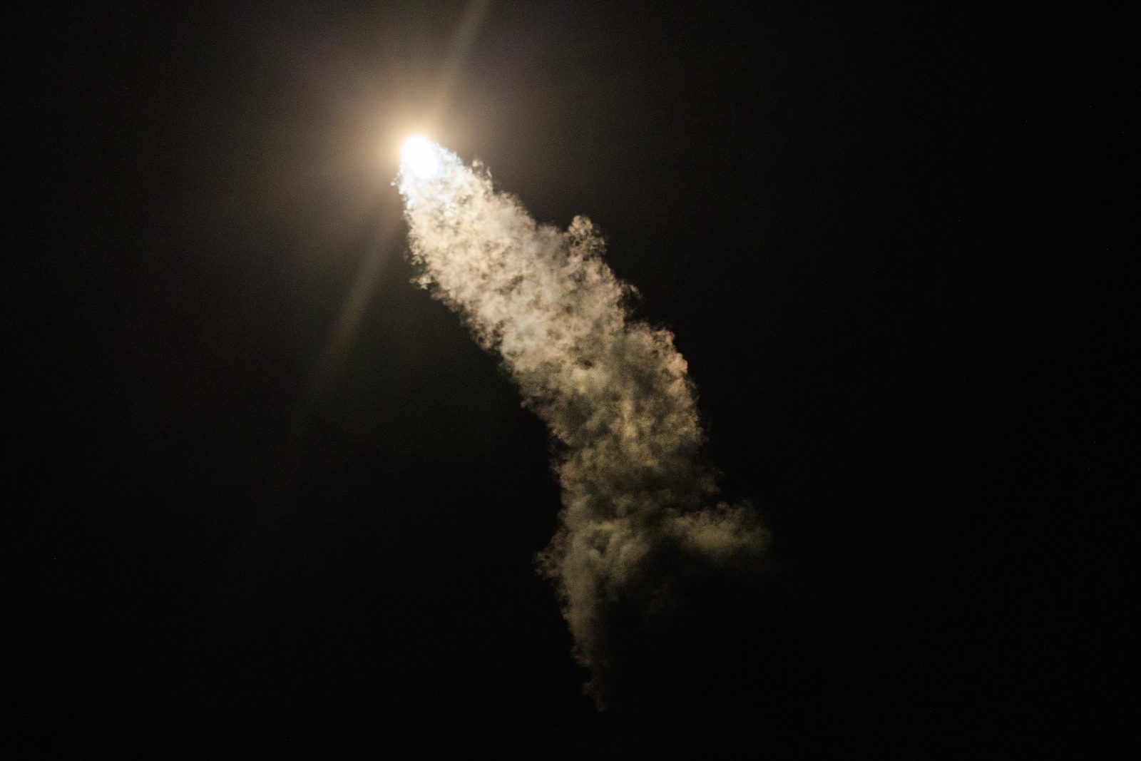 Kapsuła Dragon z polskim astronautą na pokładzie dotarła do ISS