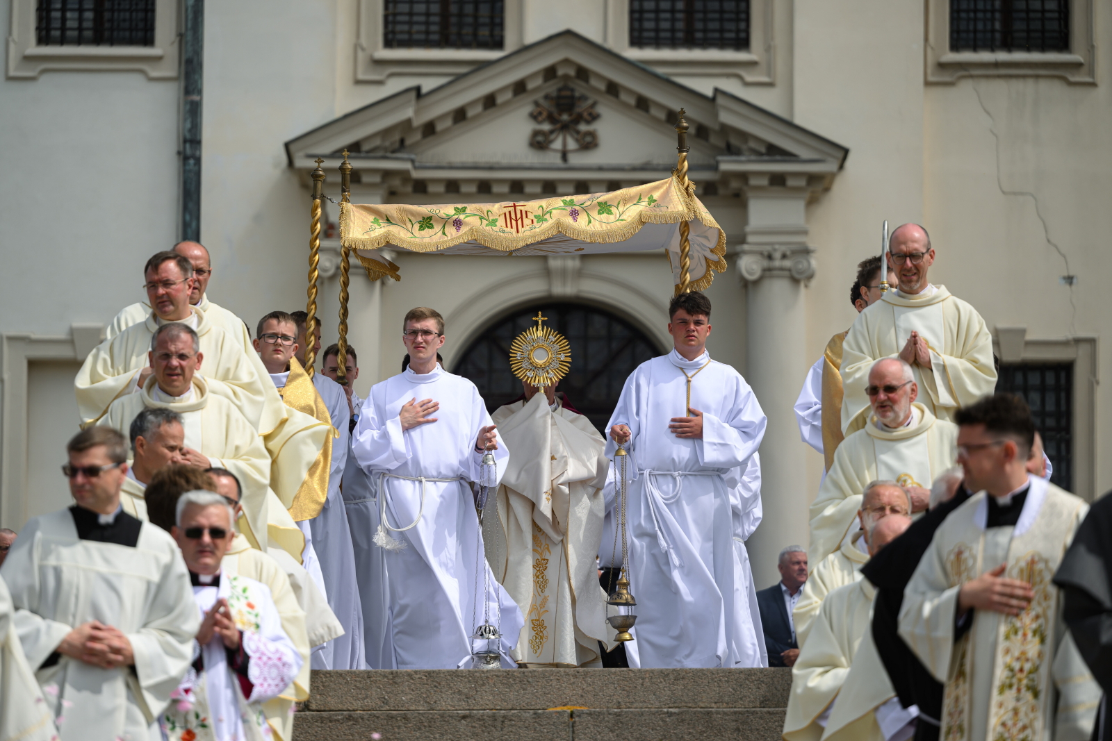 Prymas Polski: Kościół żyje dzięki Eucharystii
