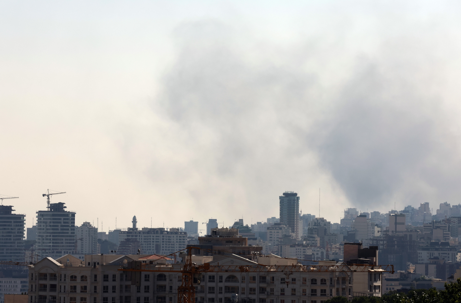 Izrael i Iran wznowiły wymianę ognia, eksplozje w Isfahanie, syreny alarmowe w Tel Awiwie