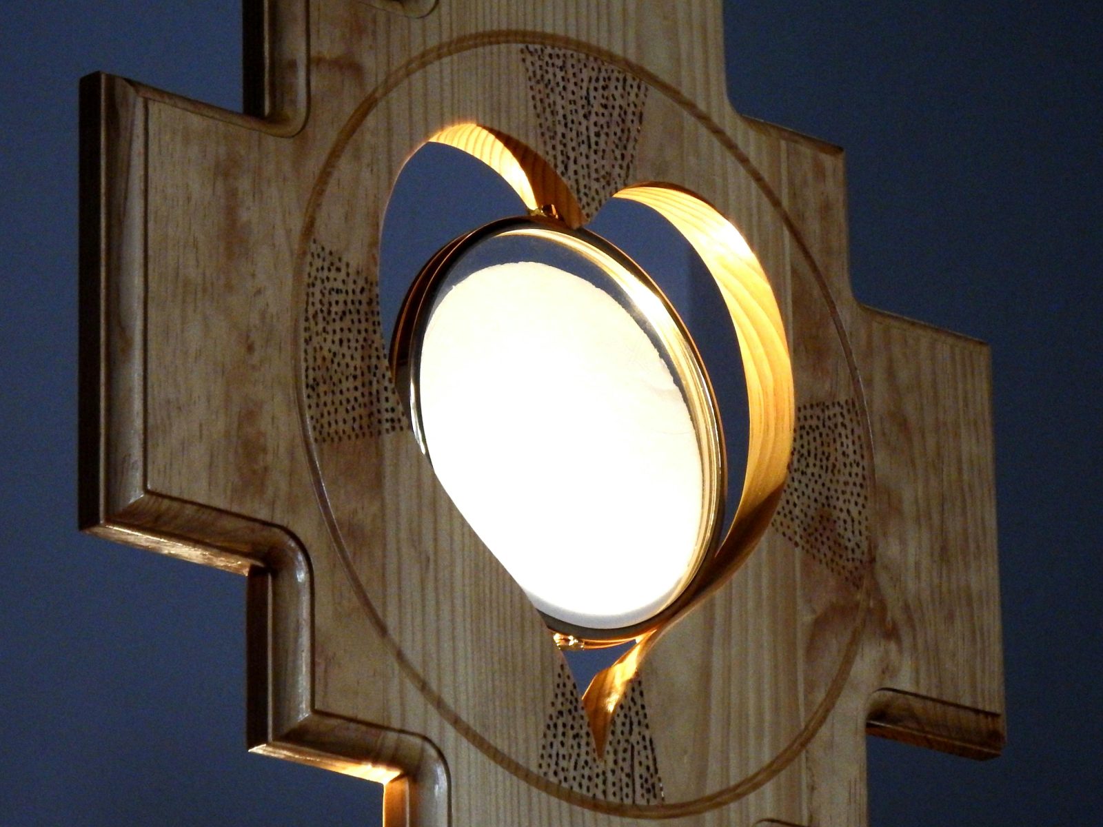 Na czym polega realna obecność Chrystusa w Eucharystii?
