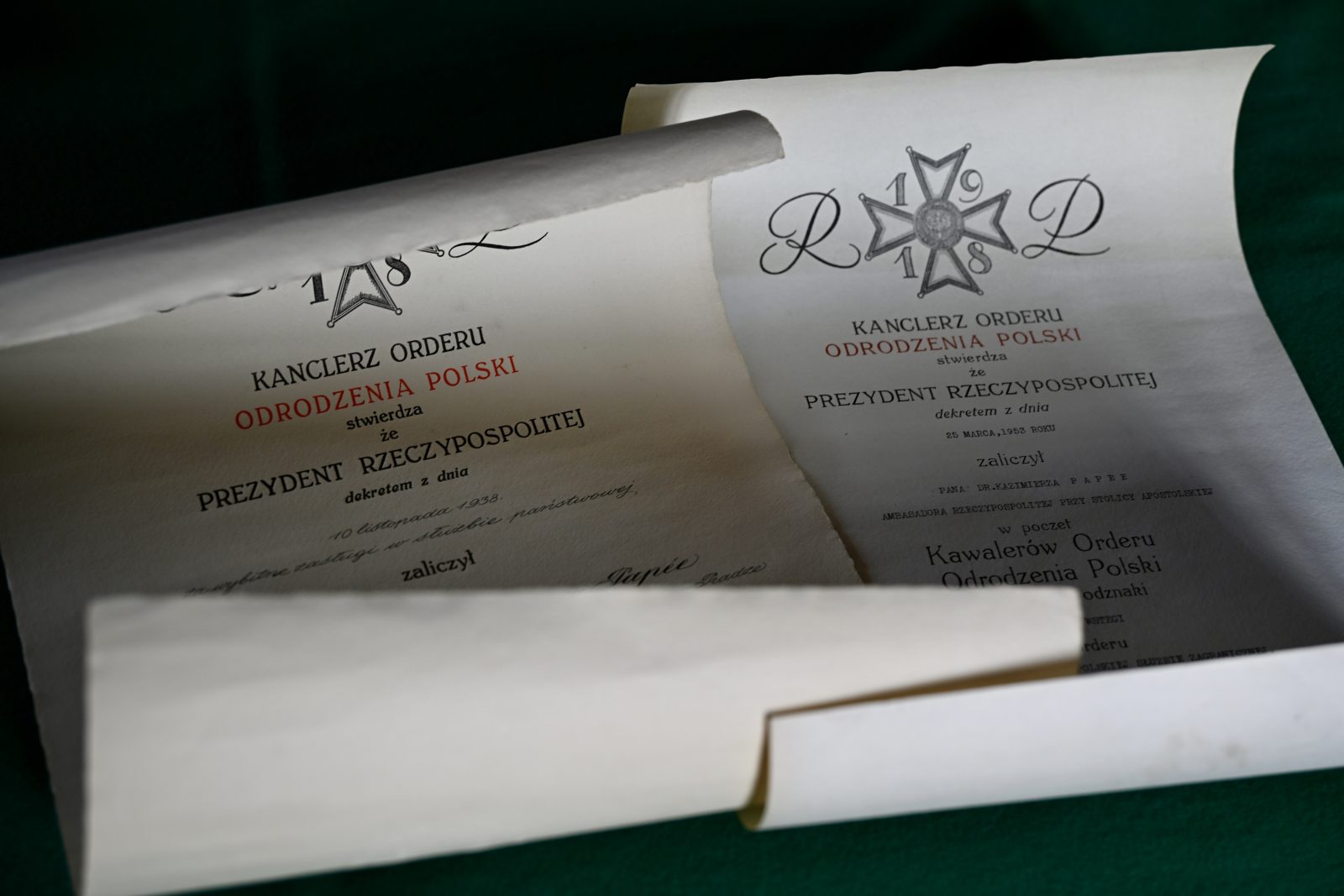 Rzym: unikatowe pamiątki po ambasadorze Papée przekazane do polskiej ambasady [+GALERIA]