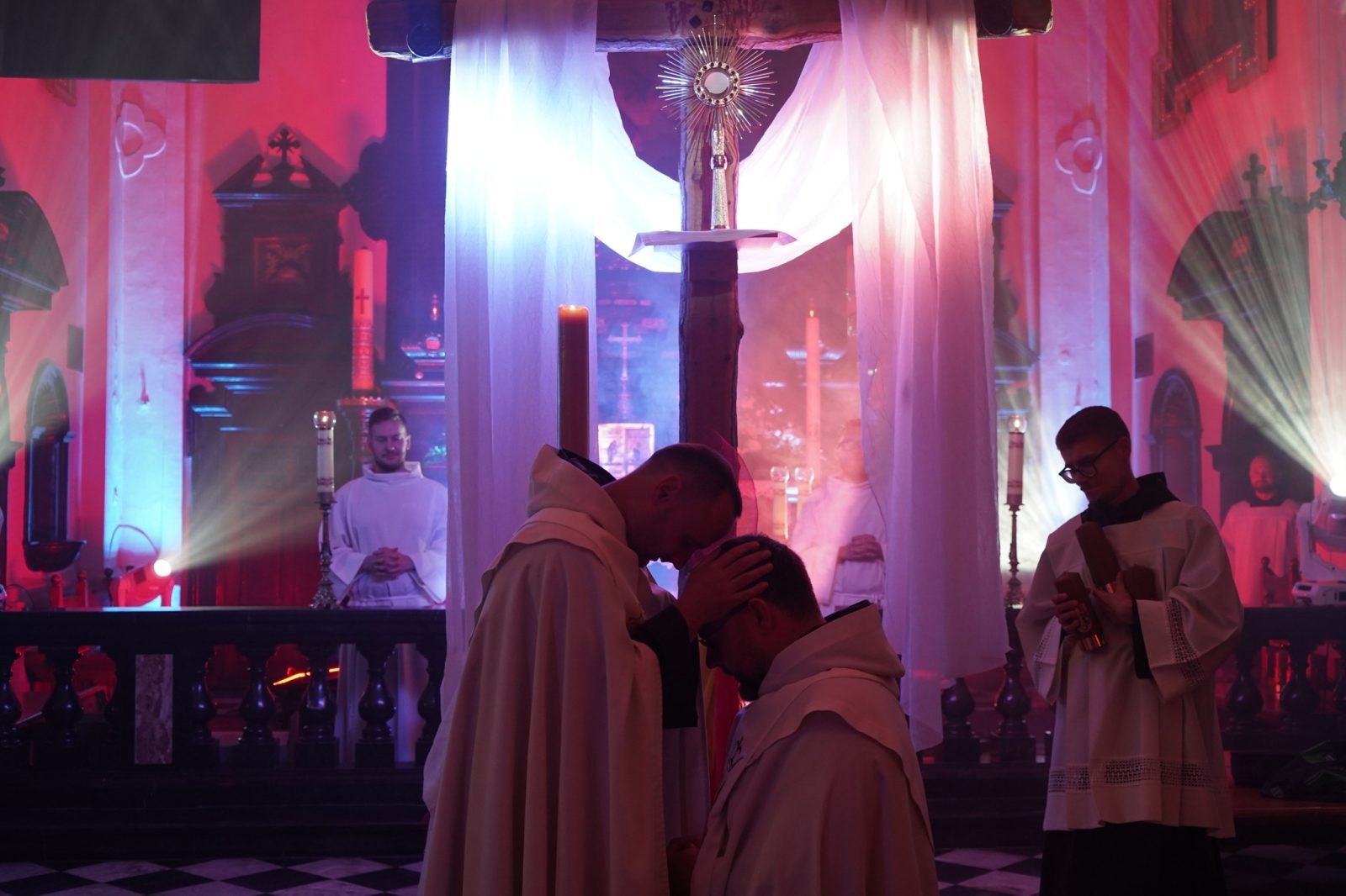 Nadzieja pośród ciemności. Święty Jan od Krzyża i sztuka oczyszczonej pamięci [ROZMOWA]