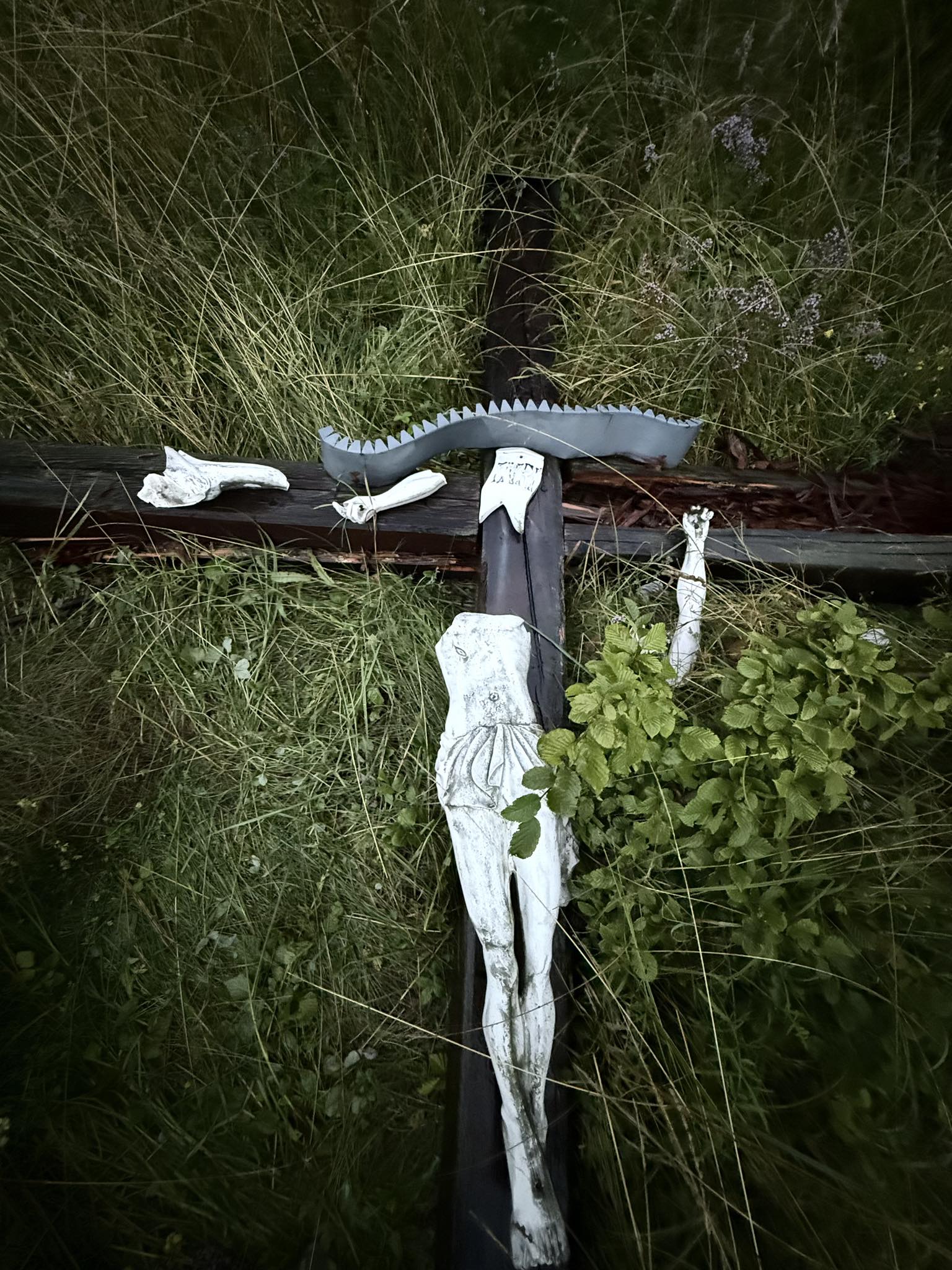 Diecezja sosnowiecka: dewastacja krzyża w Podzamczu