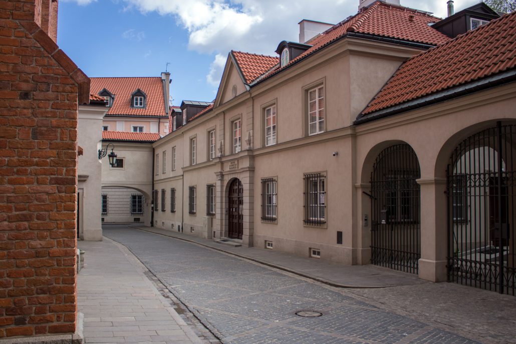 Wystawa „Ruiny i odbudowa Starego Miasta w litografiach” do zobaczenia w Warszawie