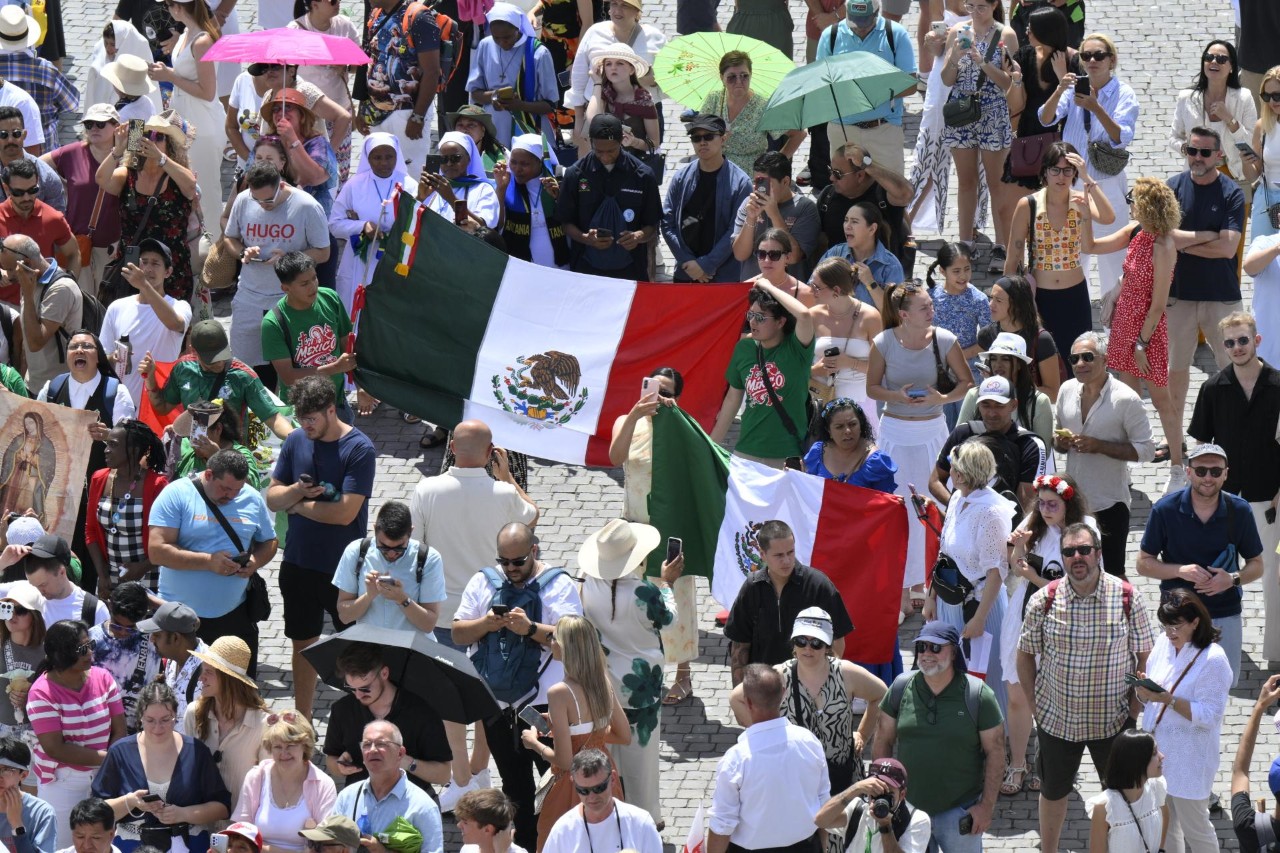 Leon XIV: Bóg nigdy nie odwraca się do nas plecami, kiedy się do Niego zwracamy