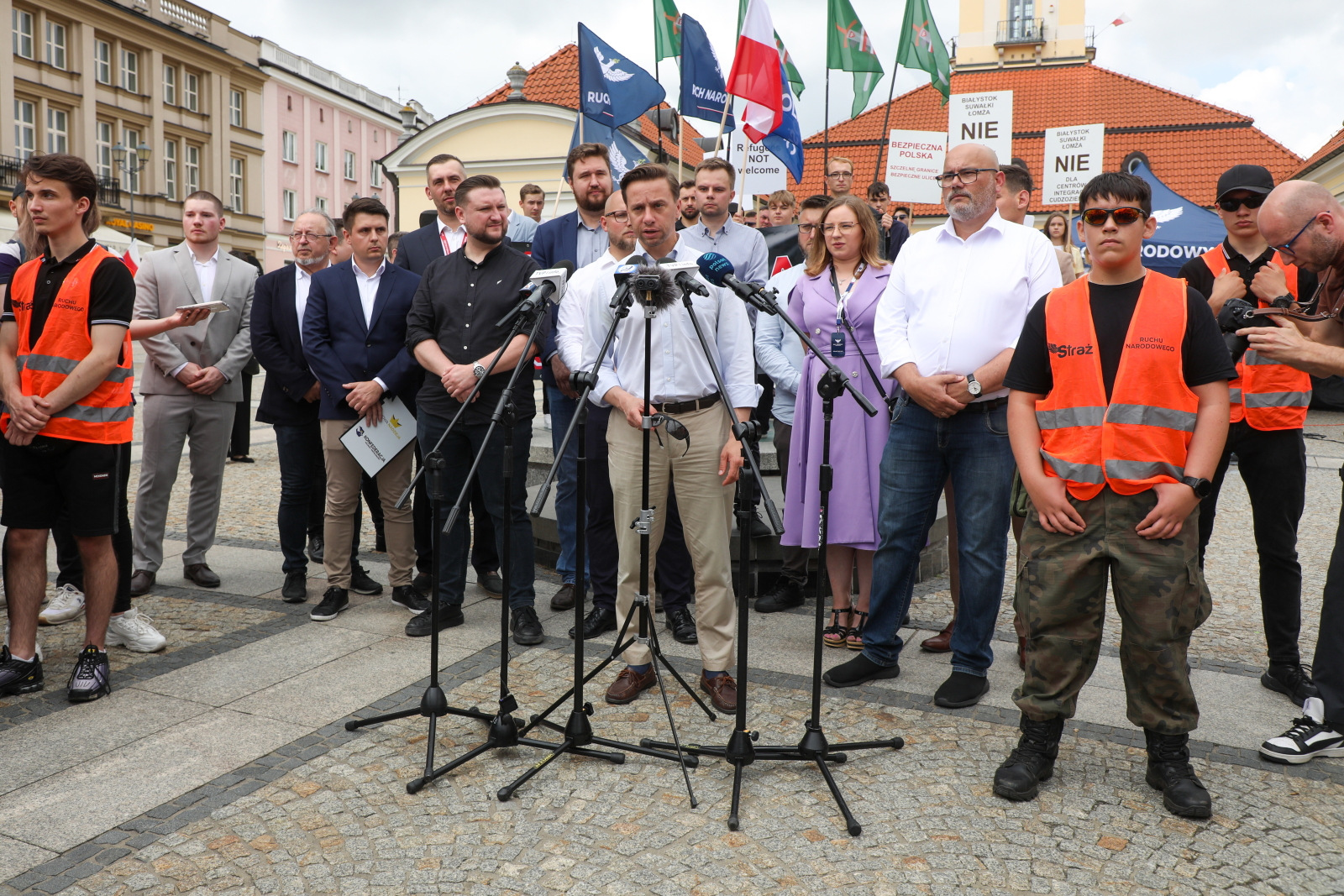 Manifestacje Konfederacji ws. migracji i kontrmanifestacje środowisk lewicowych