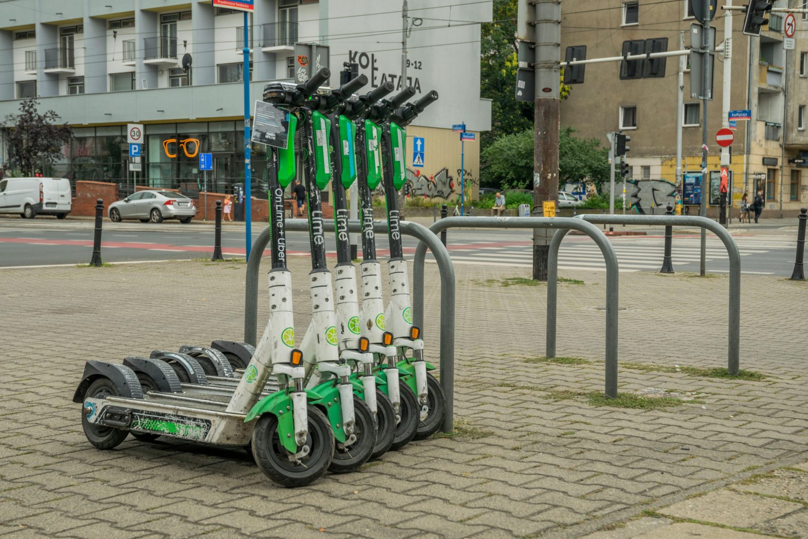 Złamania żuchwy, urazy mózgu – to skutki wypadków dzieci na hulajnogach elektrycznych