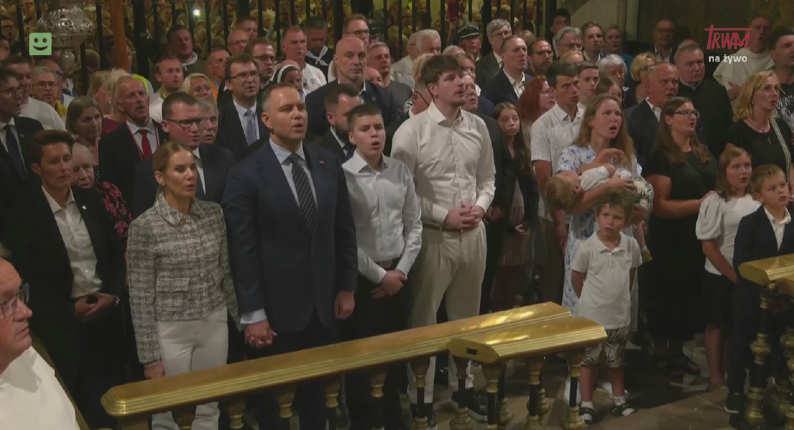 Karol Nawrocki – razem z rodziną – modlił się na Apelu Jasnogórskim