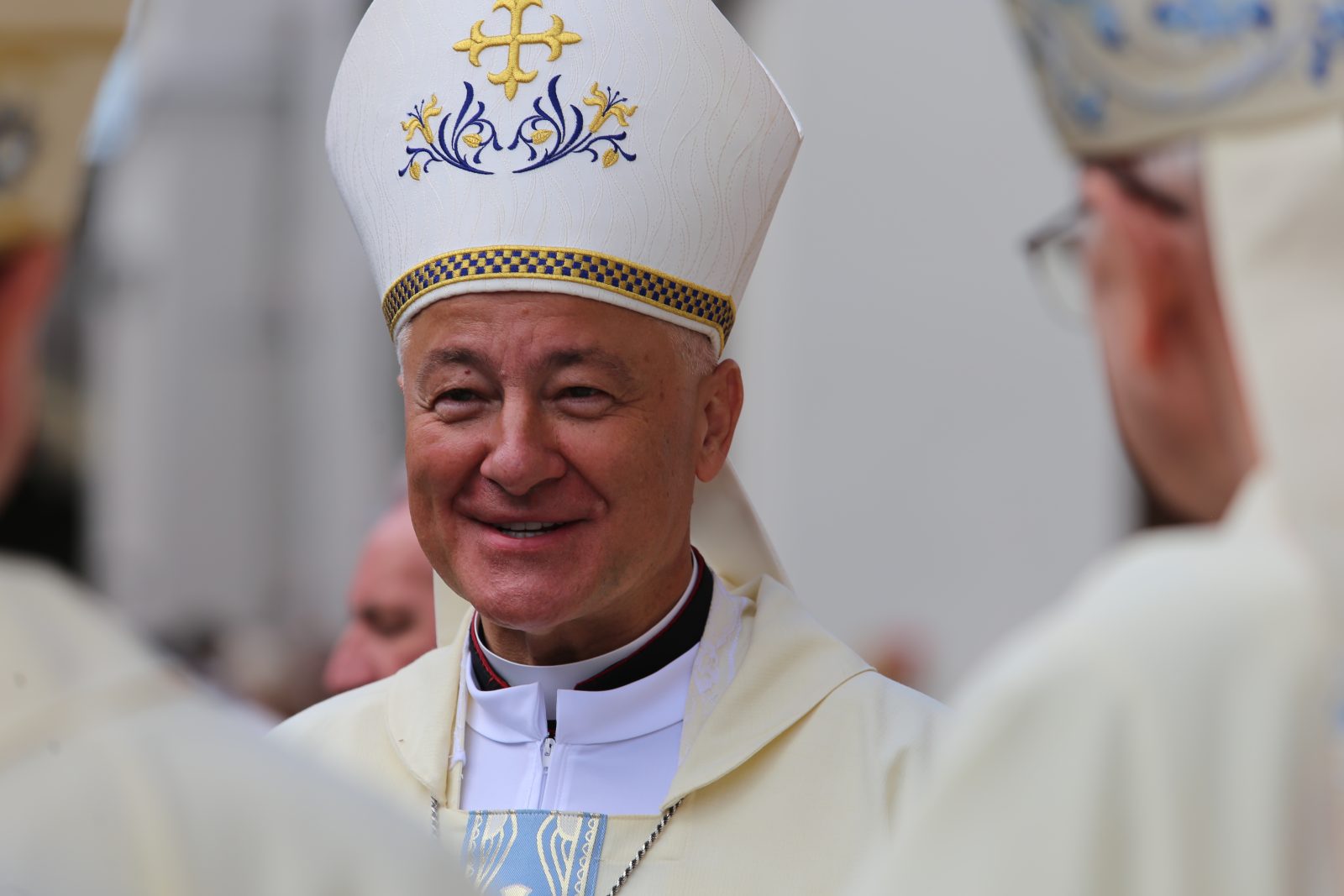 Bp Artur istotny o spadku zaufania do Kościoła: biję się w piersi, chociaż wiem, iż to nie wystarczy
