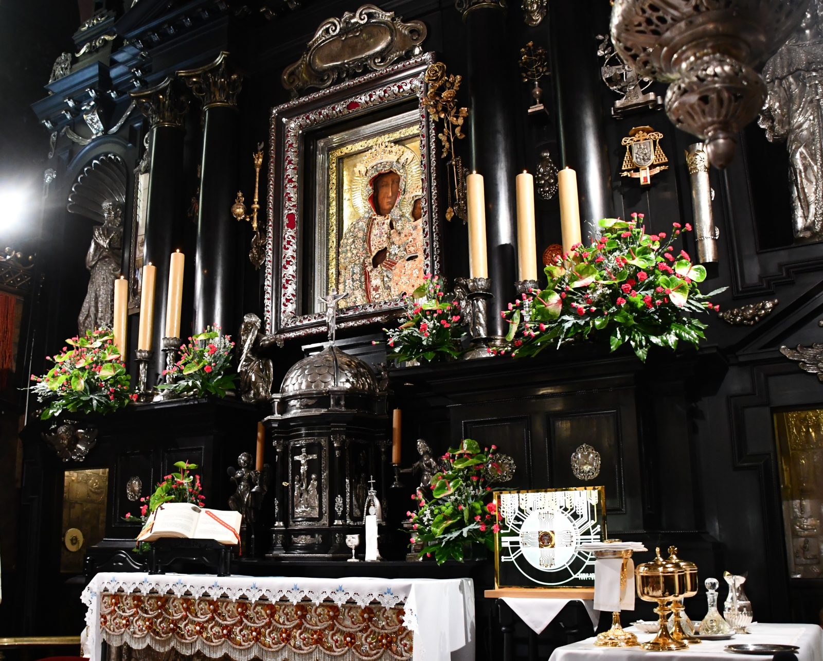 „Krypty jasnogórskie” – na specjalny szlak zapraszają jasnogórscy przewodnicy