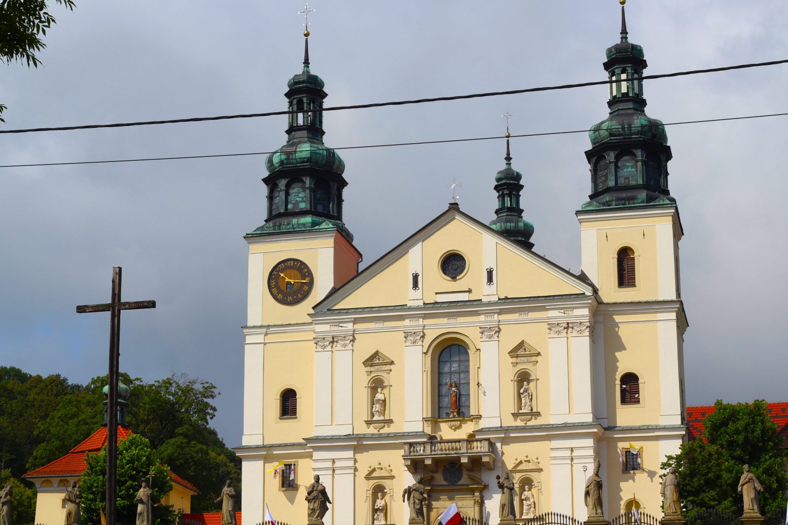 Kalwaria Zebrzydowska: akt wandalizmu na Dróżkach Kalwaryjskich. Sanktuarium apeluje o czujność