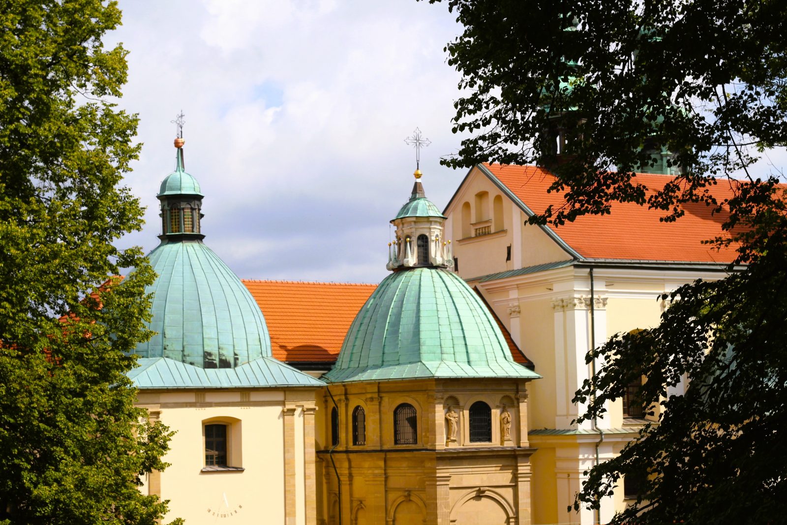 Wadowicka prokuratura bada sprawę uszkodzenia kaplic na dróżkach kalwaryjskich