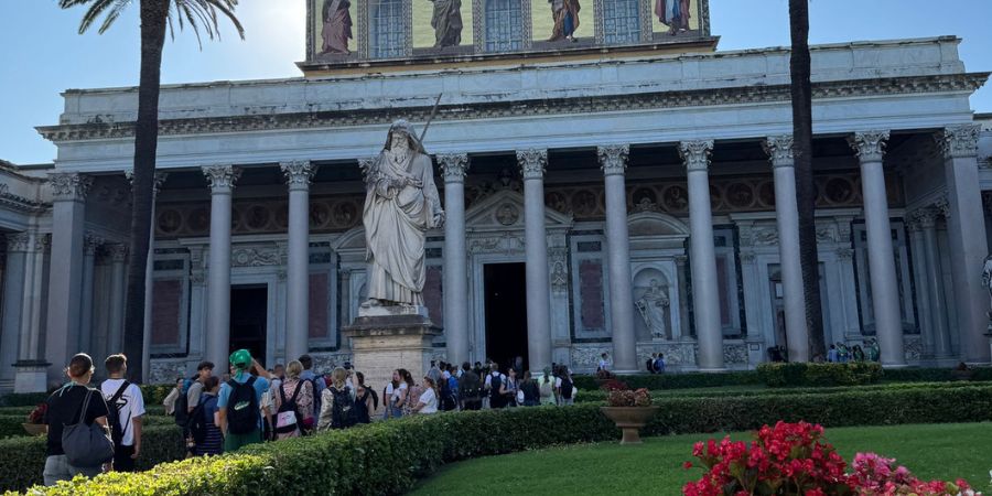 Włochy: polska wystawa fotograficzna „Oczy wojny” w Bazylice Świętego Pawła za Murami